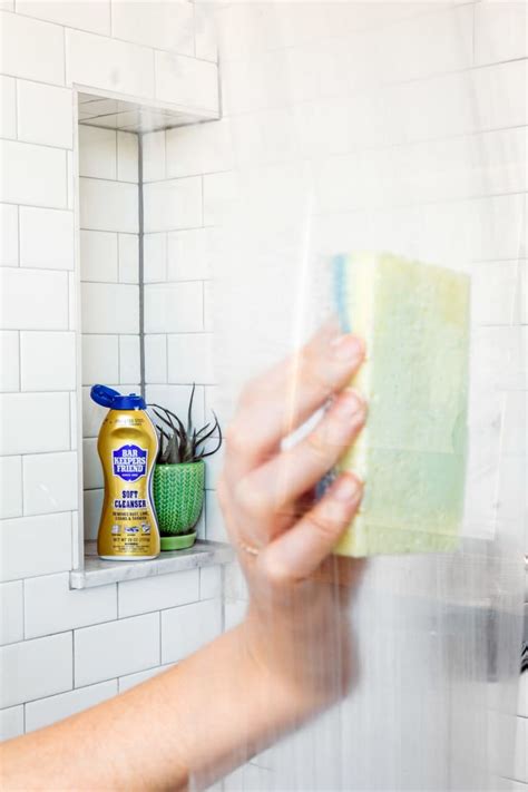 Maguc shower glass cleaner